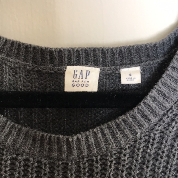 Dark gray and white color block sweater! - Picture 3 of 4